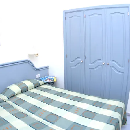 Oasis Club Hotel 2*