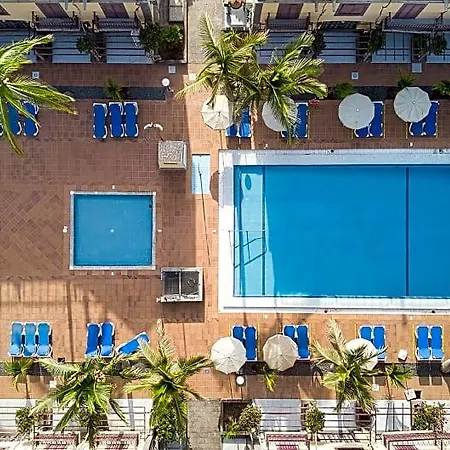 Oasis Club 2*